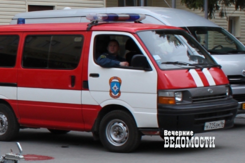Ночные пожары уничтожили в Екатеринбурге две машины