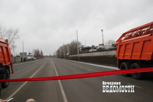 В Екатеринбурге начали ремонтировать дороги, построенные прошлым летом к ЧМ-2018