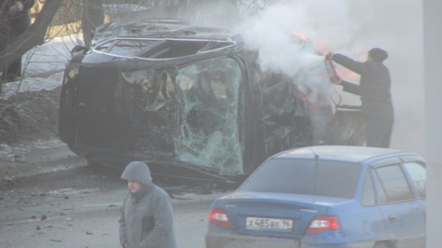 В Екатеринбурге после ДТП загорелся автомобиль Opel