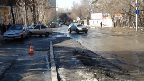 В Екатеринбурге автоледи на ВАЗ-21099 сбила ребенка