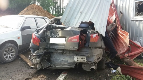 Lexus насмерть сбил пешехода в Березовском
