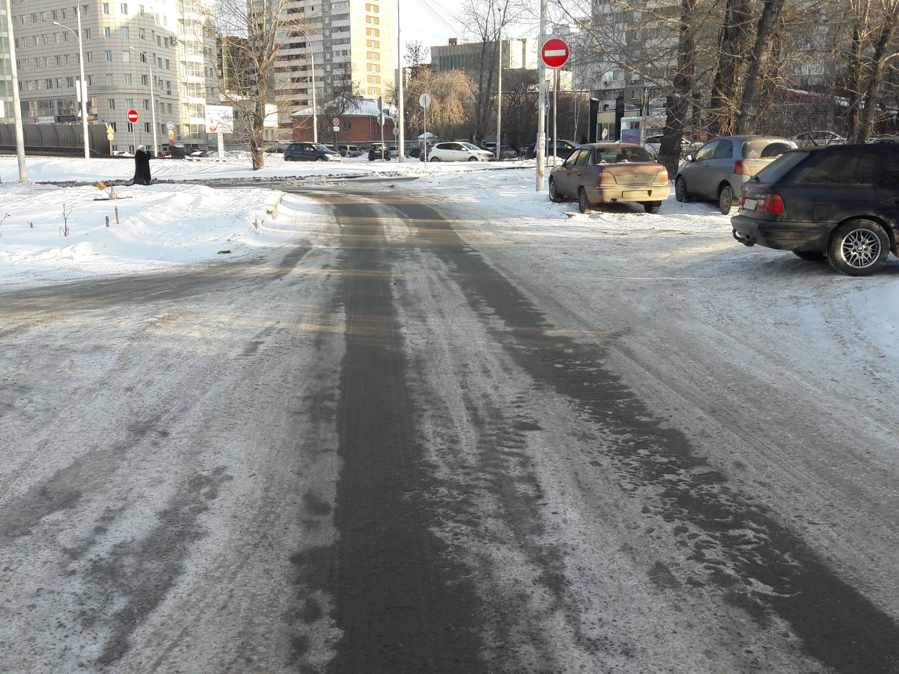 ГИБДД: в Екатеринбурге из-за плохой уборки дорог страдают люди