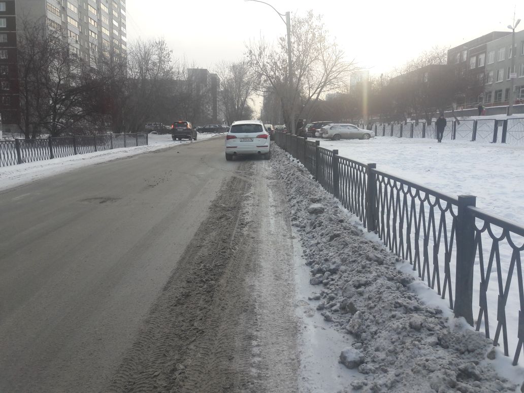 ГИБДД: в Екатеринбурге из-за плохой уборки дорог страдают люди