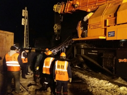 Авария на свердловской железной дороге: 9 вагонов со щебнем сошли с рельсов