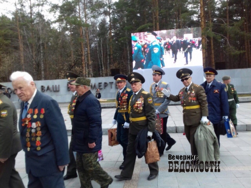 В Екатеринбурге школьники приняли участие в мероприятиях, приуроченных ко Дню Победы