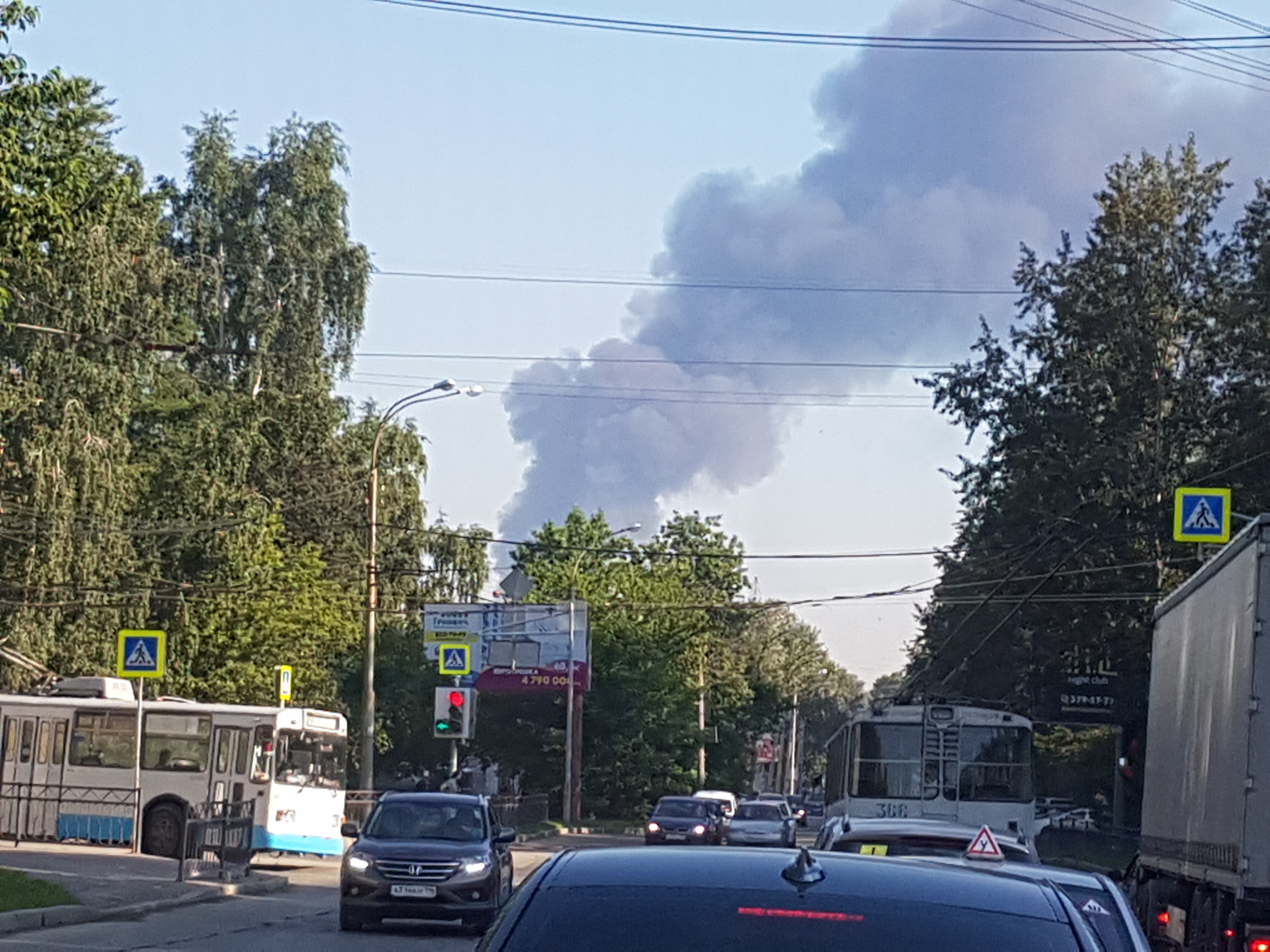 Крупный пожар в Екатеринбурге: горят склады на Совхозной