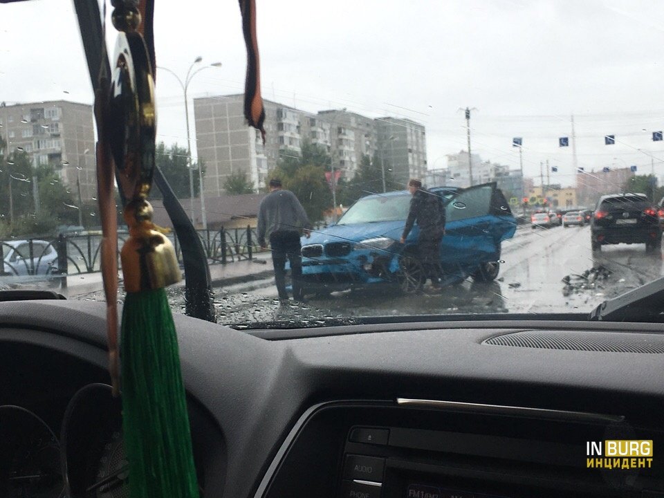 В Екатеринбурге дождь стал причиной нескольких ДТП