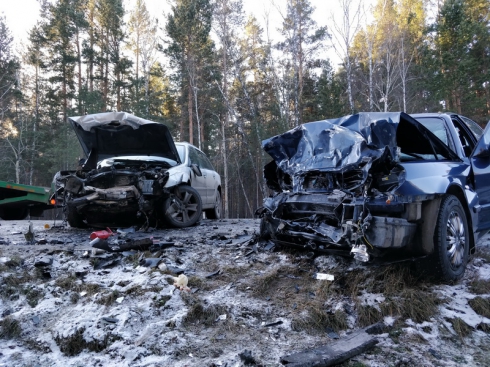 В Курганской области столкнулись лоб в лоб Hyundai и Subaru: шестеро раненых, один пассажир погиб