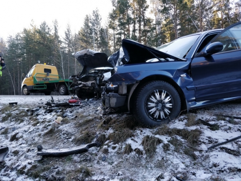 В Курганской области столкнулись лоб в лоб Hyundai и Subaru: шестеро раненых, один пассажир погиб