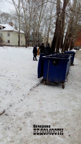 В Екатеринбурге территория 19-го военного городка превратилась в большую мусорную свалку