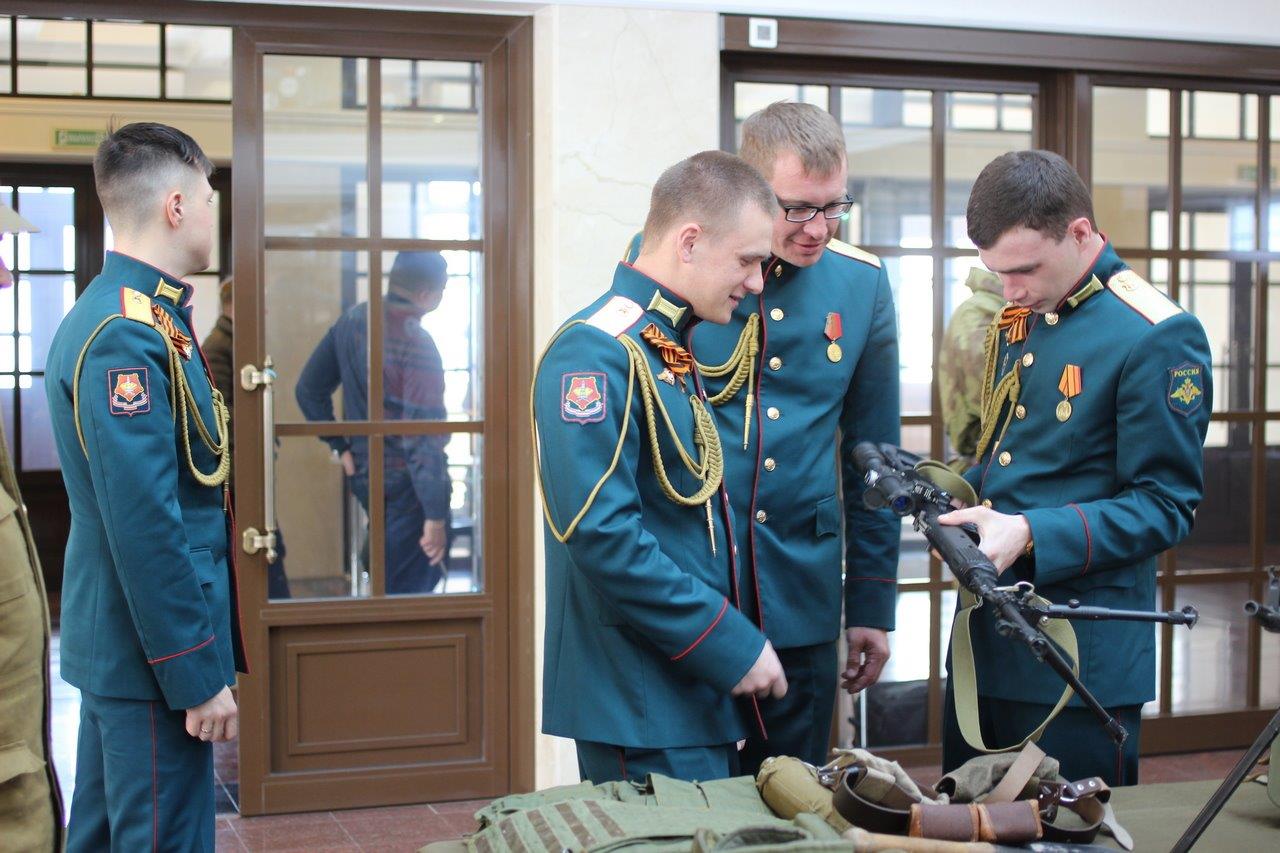 В Ночь музеев в Верхней Пышме презентовали роскошные спорткары