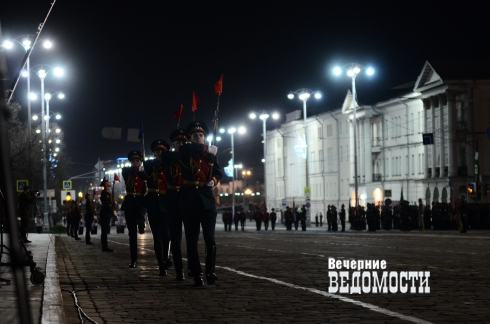 Генеральная репетиция парада Победы прошла в Екатеринбурге (ФОТО)