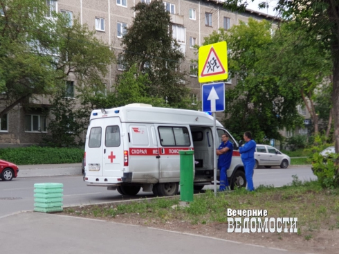 В Екатеринбурге загорелся жилой многоквартирный дом