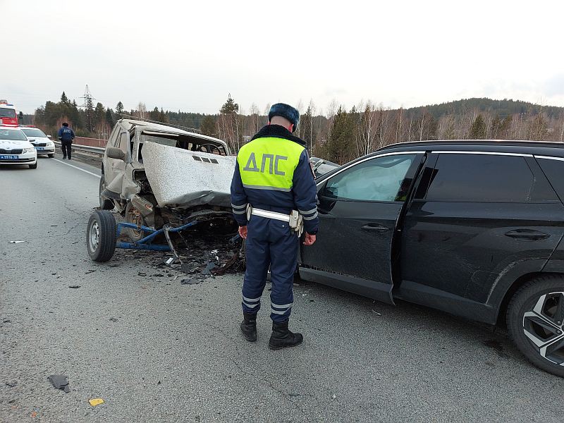 Под Нижним Тагилом в лобовом ДТП пострадали три человека